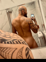 Estou aqui para fazer você se divertir.