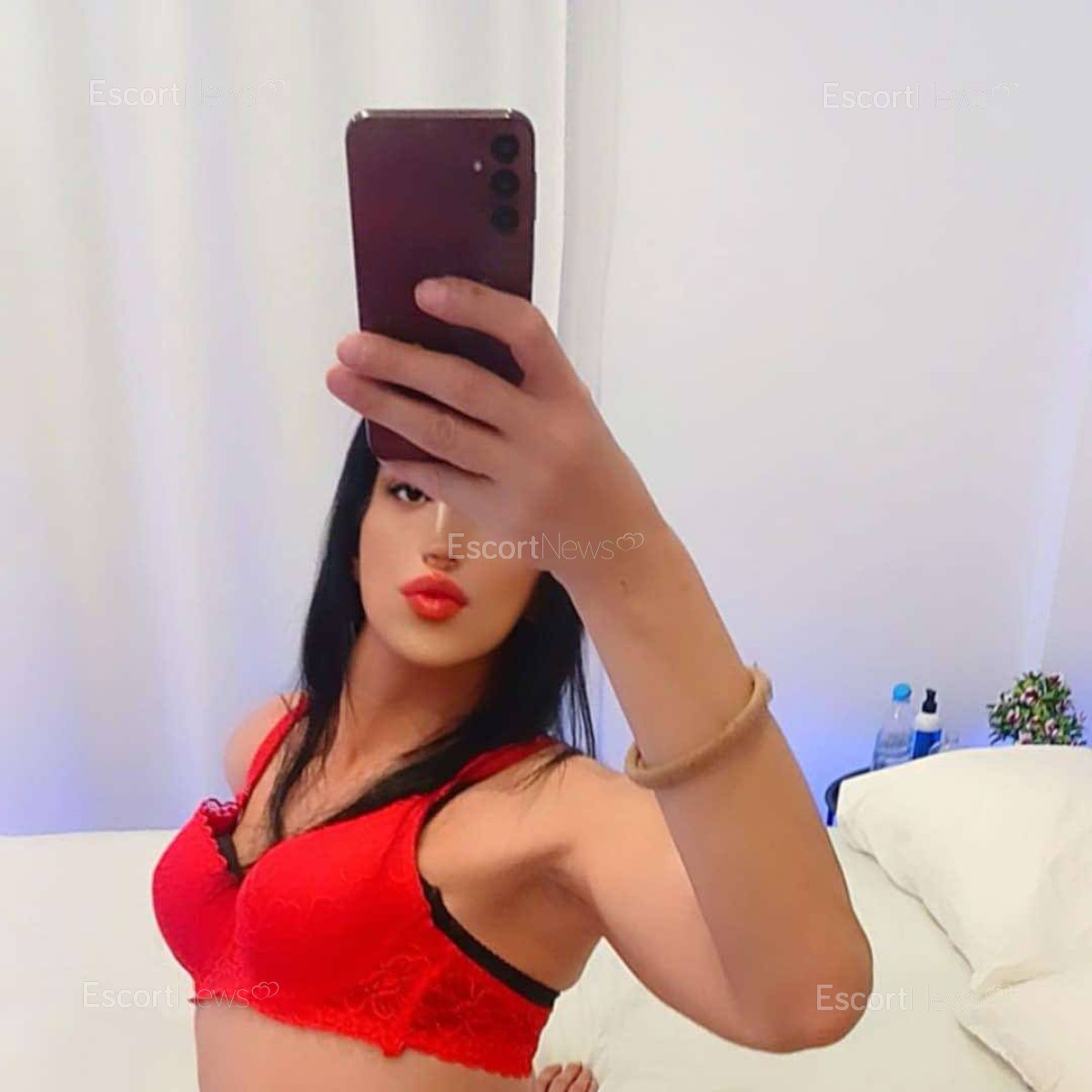 MIRACLE NAUMI 