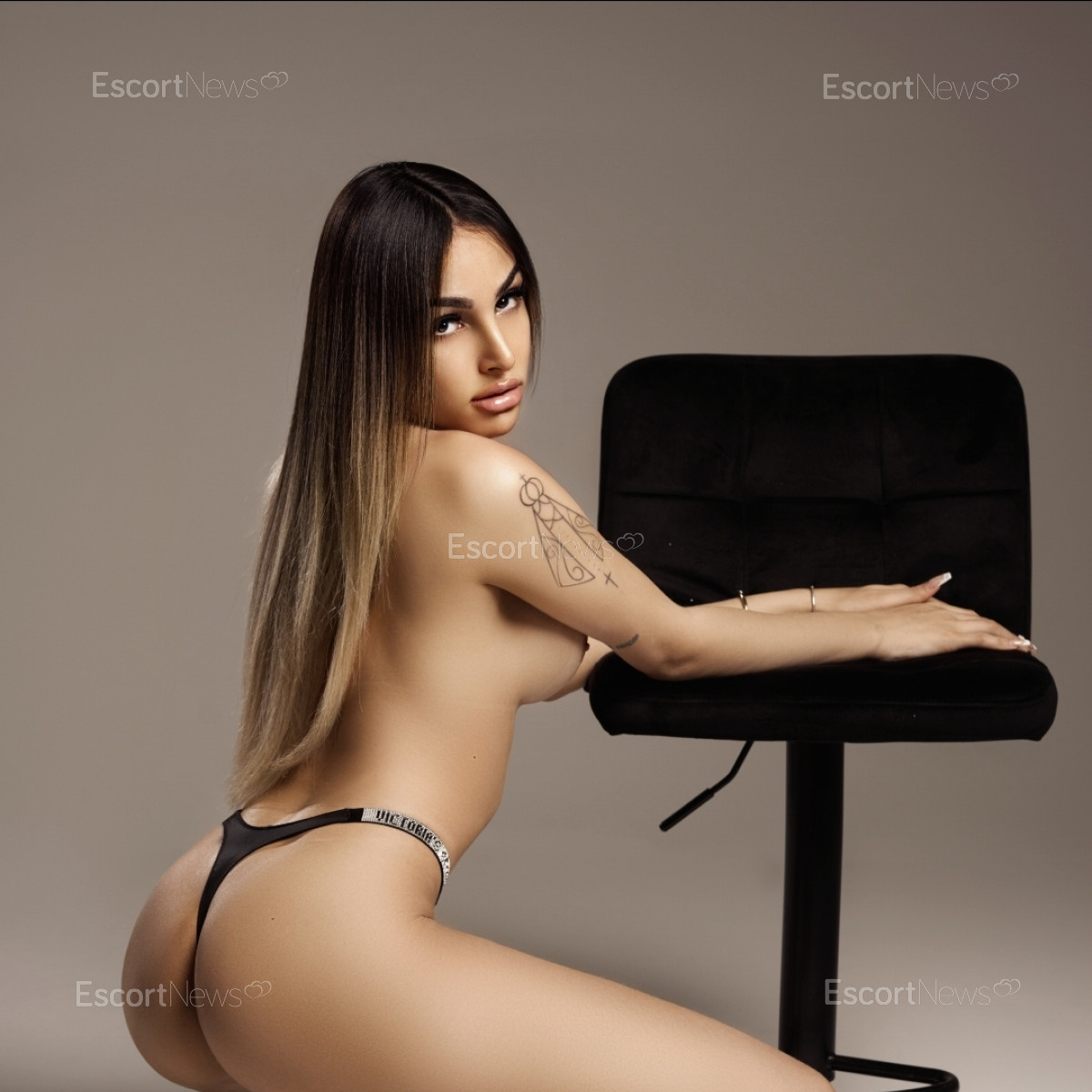 ALINE VIP