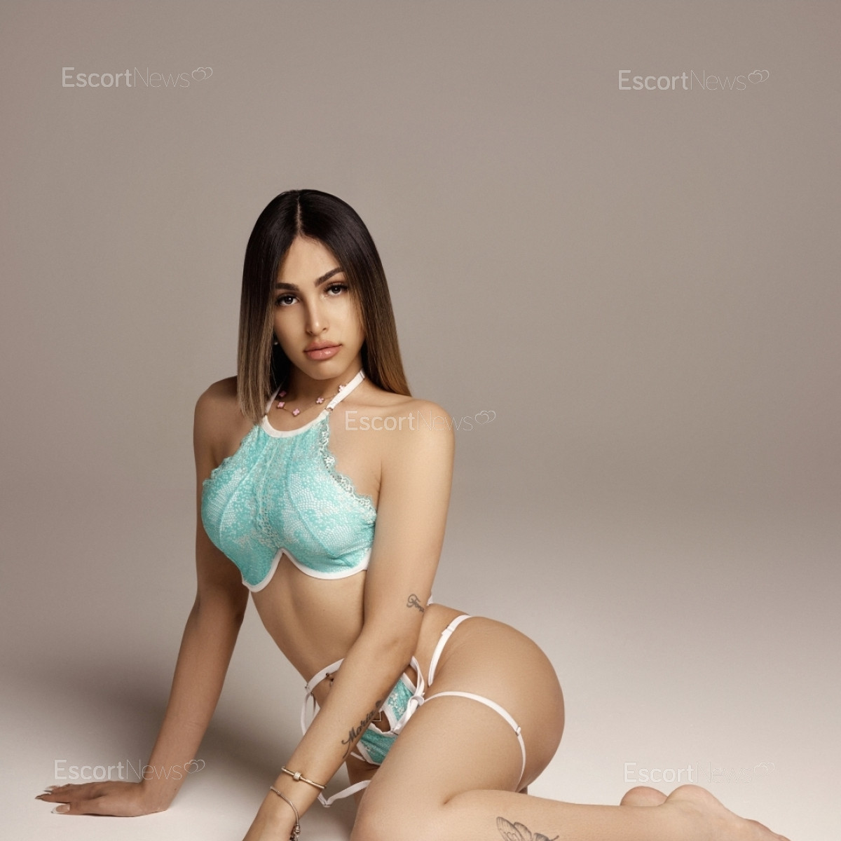 ALINE VIP