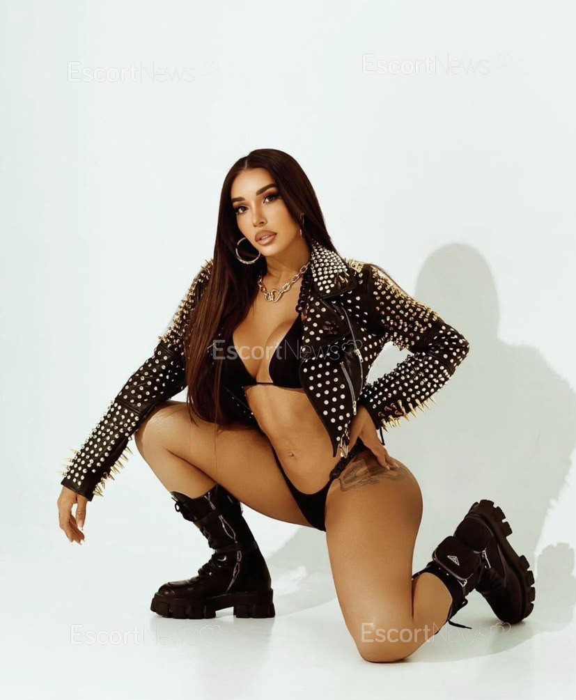 Daniella 